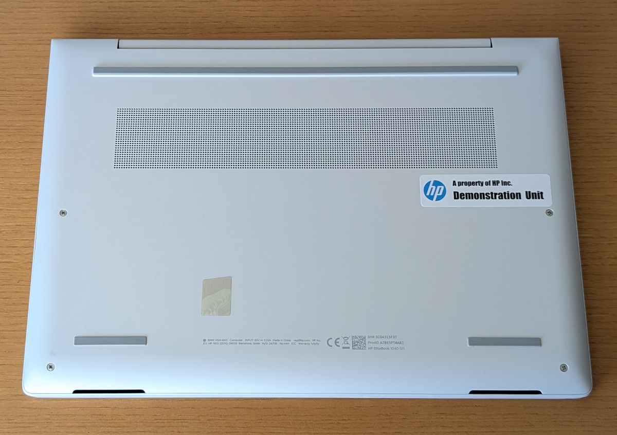 EliteBook 1040 G11 底面