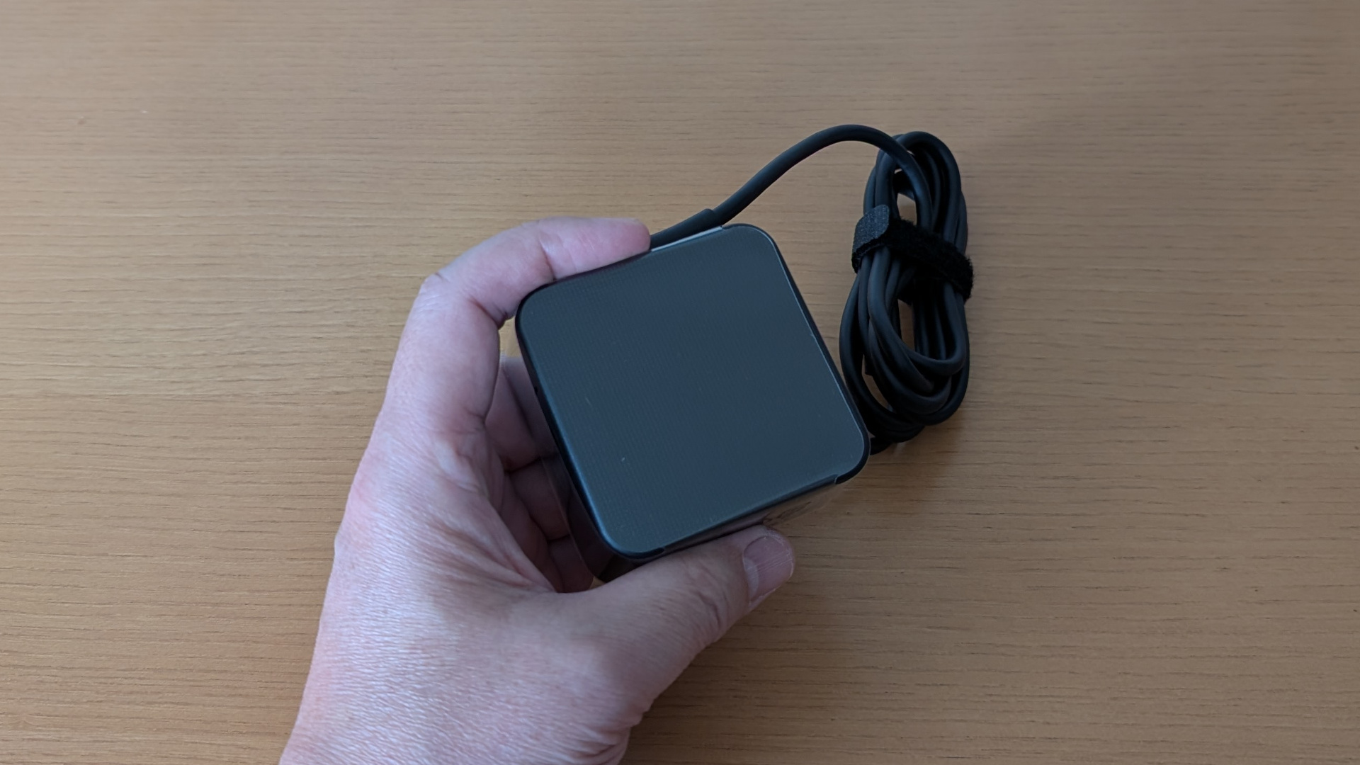 ASUS ExpertBook P5 ACアダプター