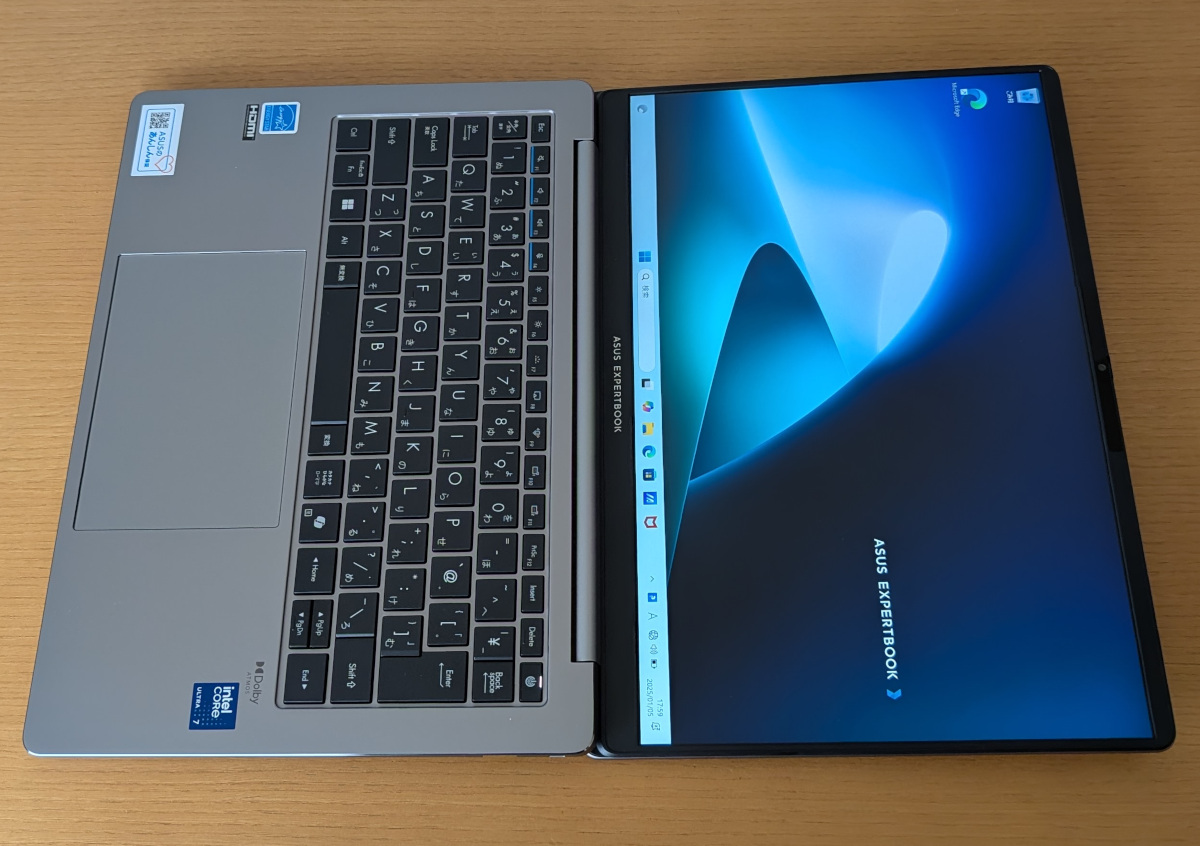 ASUS ExpertBook P5 ヒンジ最大開口