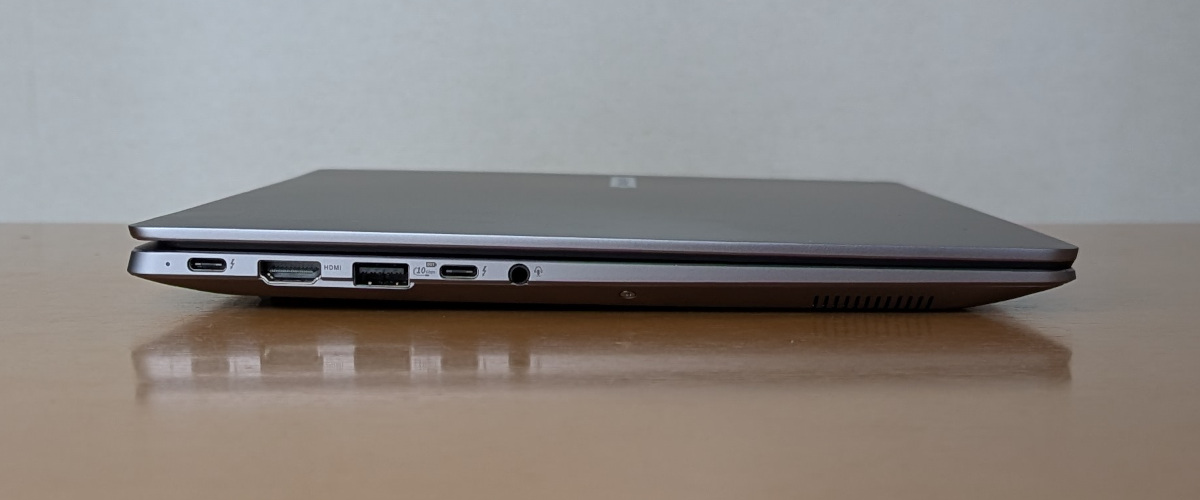 ASUS ExpertBook P5 左側面