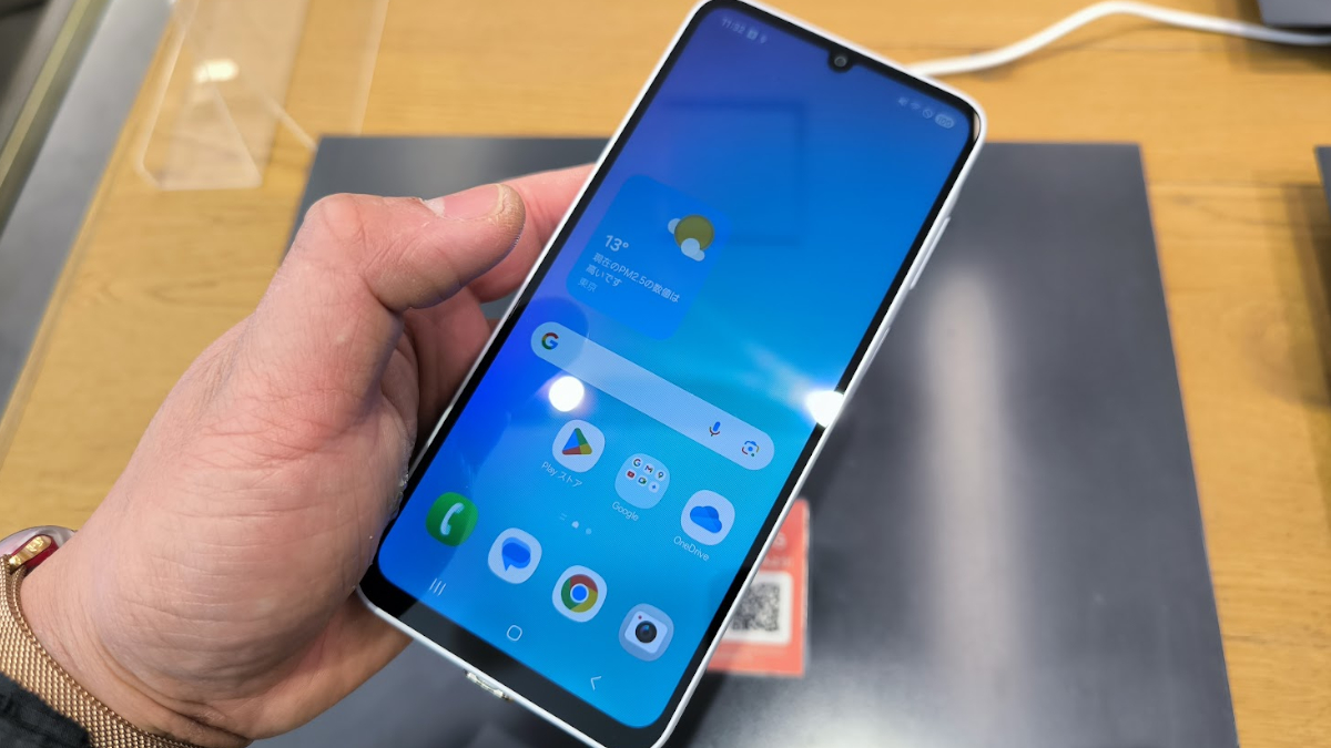 店頭デモ機では若干もっさりした動作が気になった