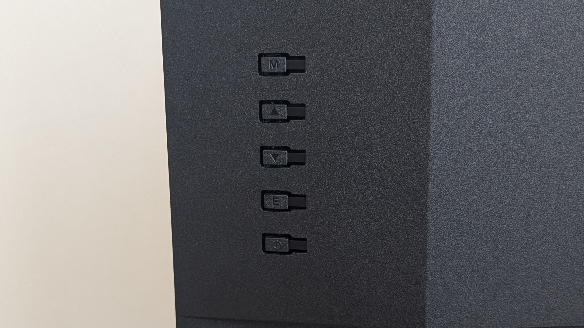 KOORUI E2212F 操作ボタン