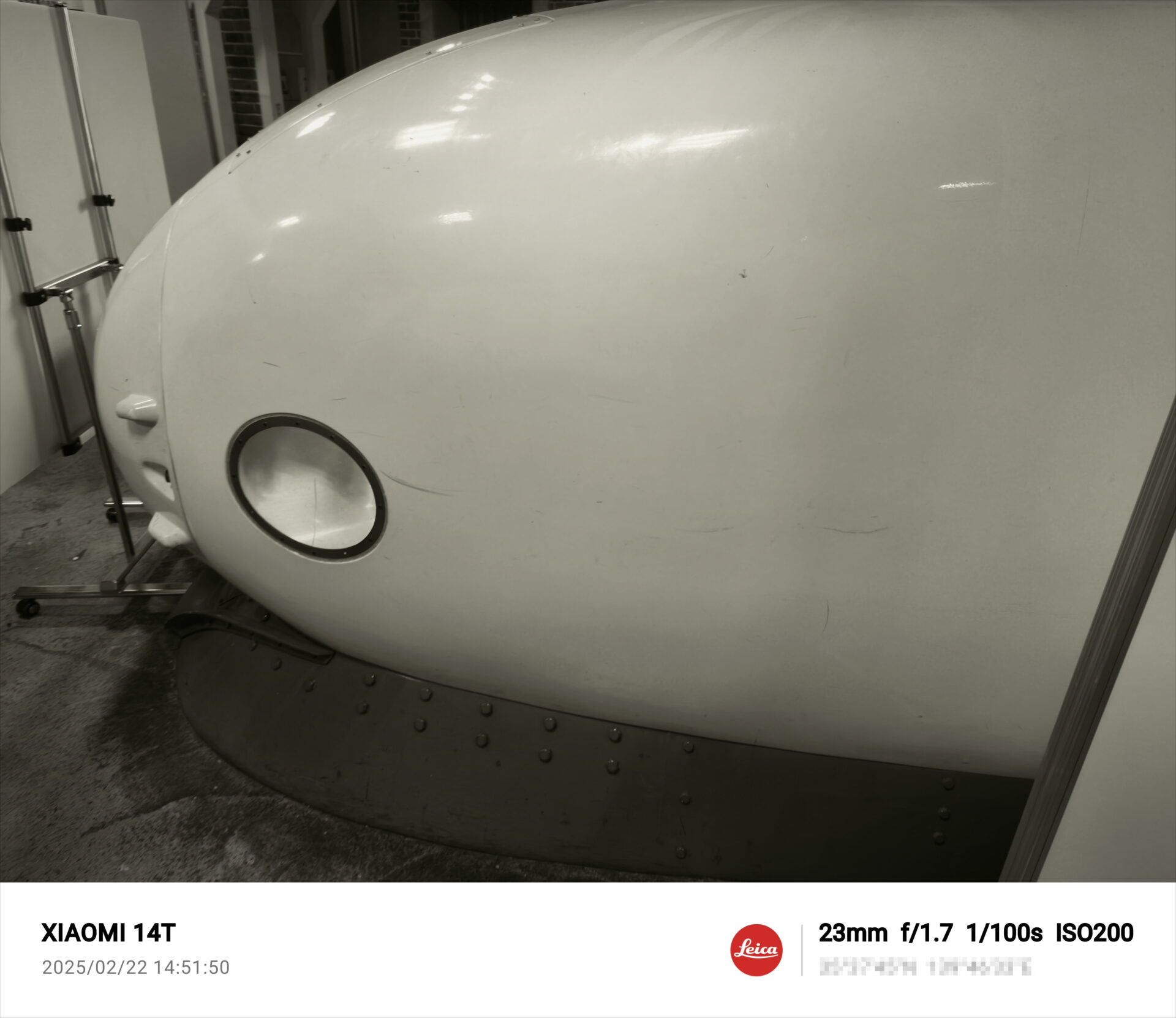 「Leica Sepia」フィルター適用