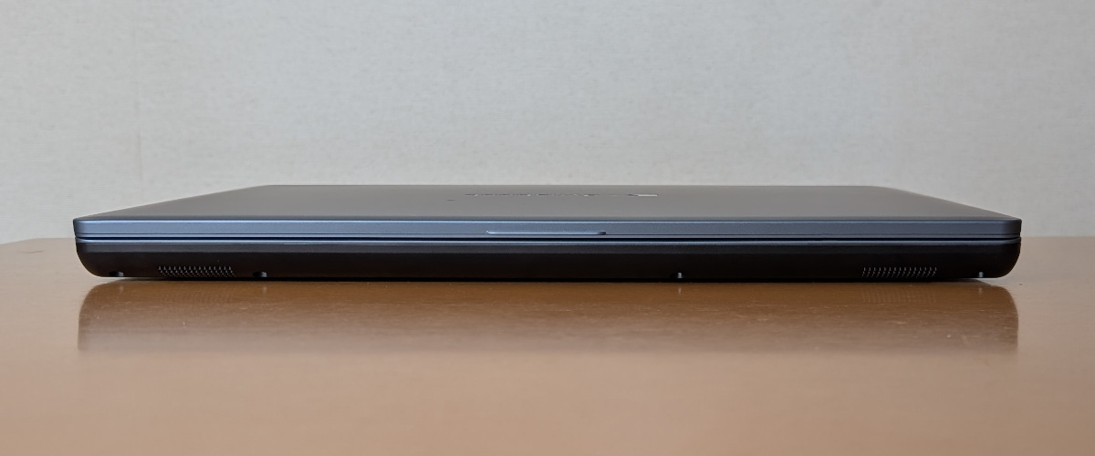 dynabook AZ/LY 前面