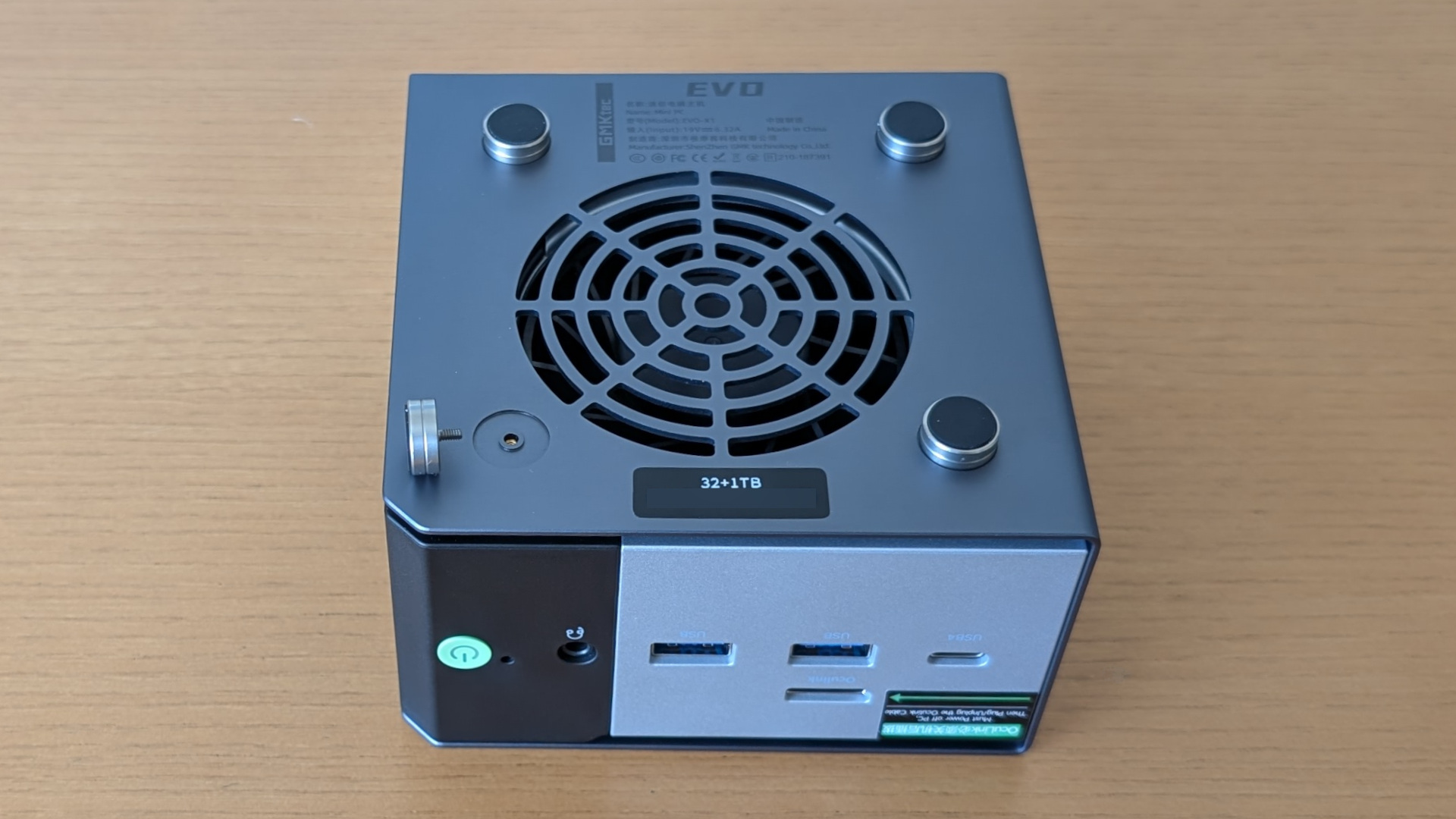GMKtec EVO-X1 AI ミニ PC 底面