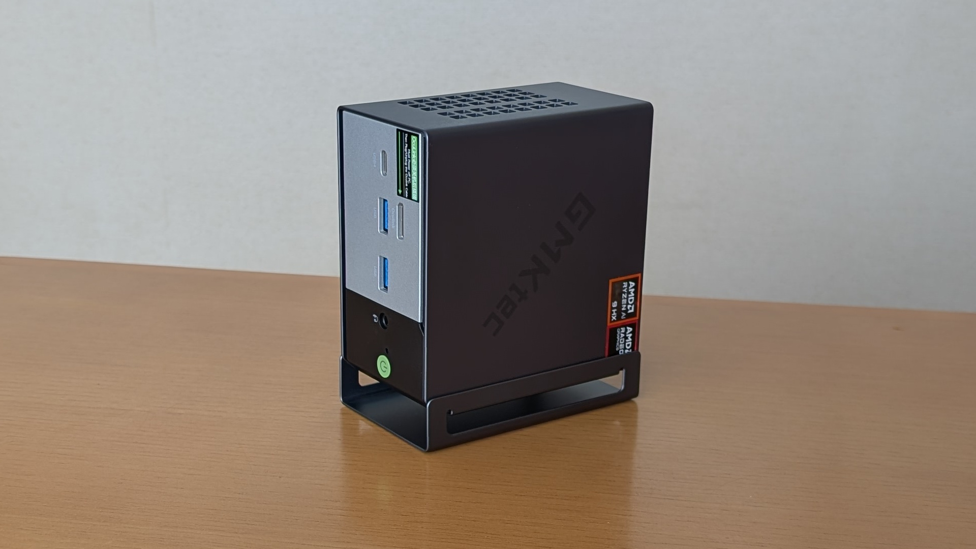 GMKtec EVO-X1 ミニPC Ryzen AI 9 HX-370 未開封 Ryzen AI 9 HX370搭載ミニPC「GMKtec EVO-X1」がAmazonで販売