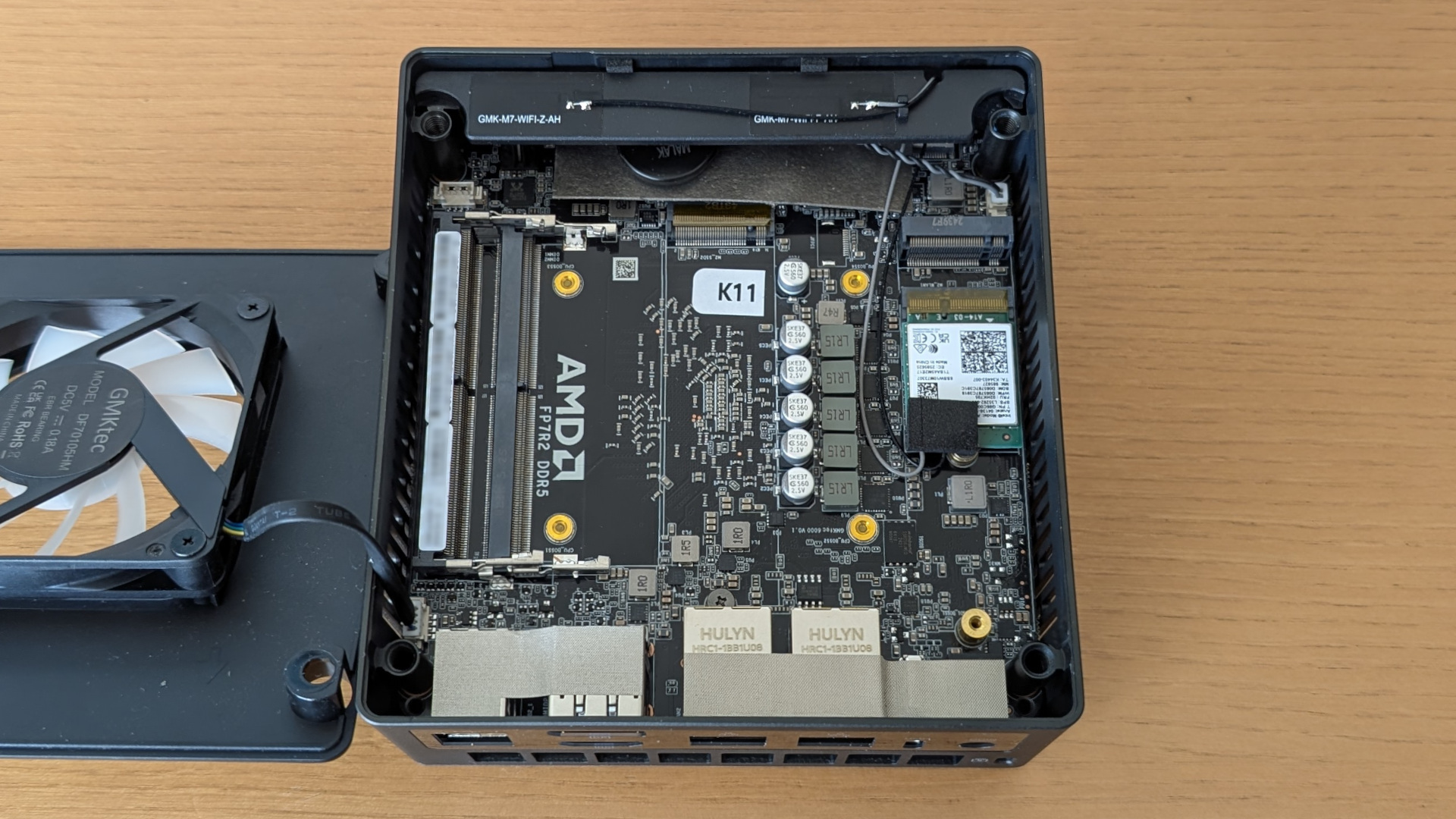 GMKtec NucBox K11 開口