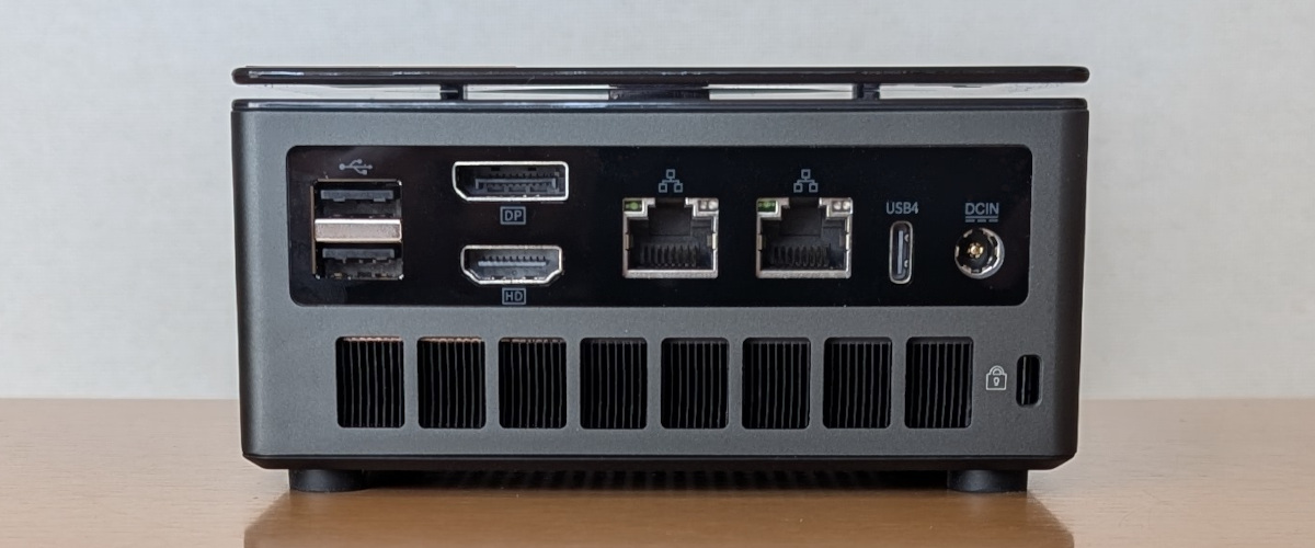 GMKtec NucBox K11 背面