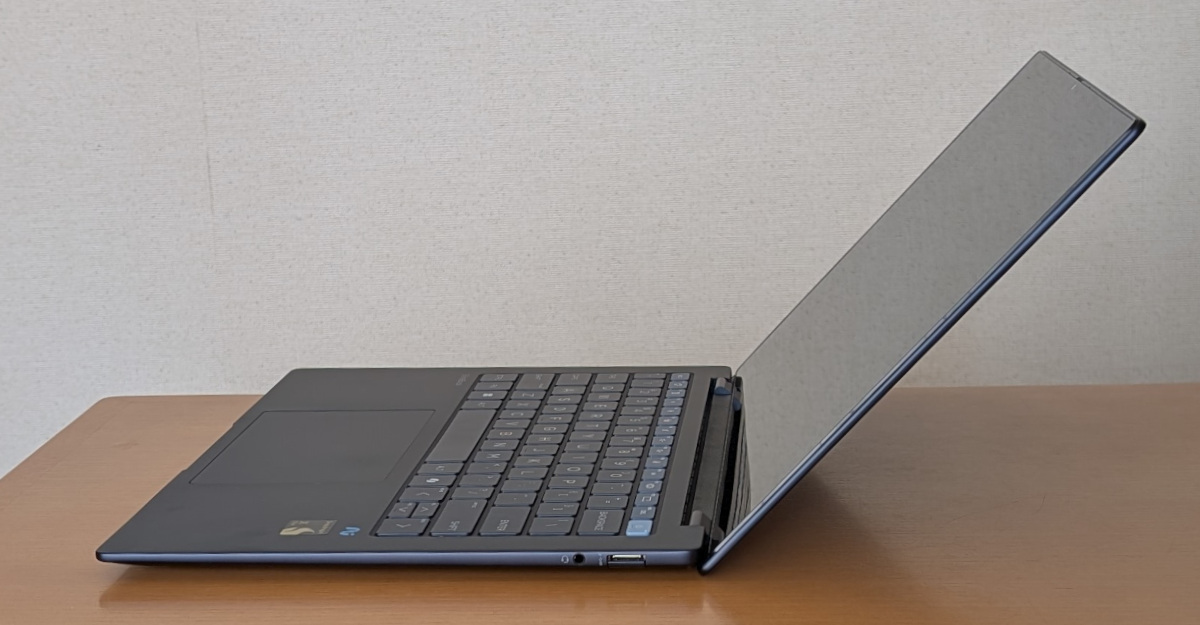 HP EliteBook Ultra G1q AI PC ヒンジ最大開口