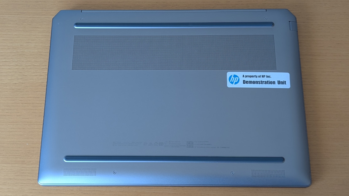HP OmniBook Ultra 14-fd 底面