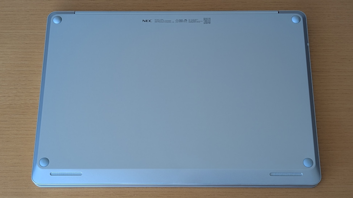 NEC LAVIE SOL 底面