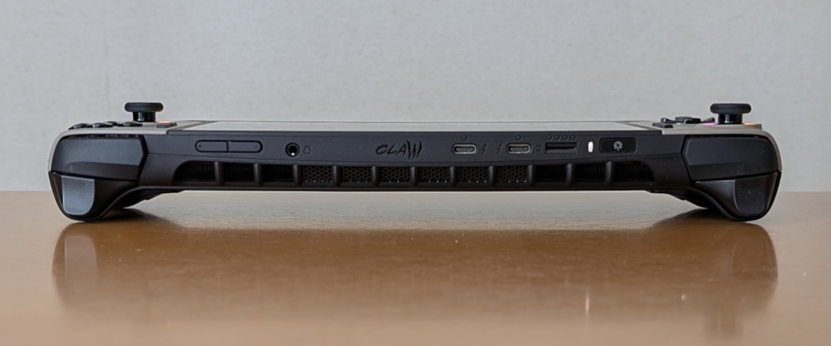 MSI Claw 8 AI+ A2VM 上側面