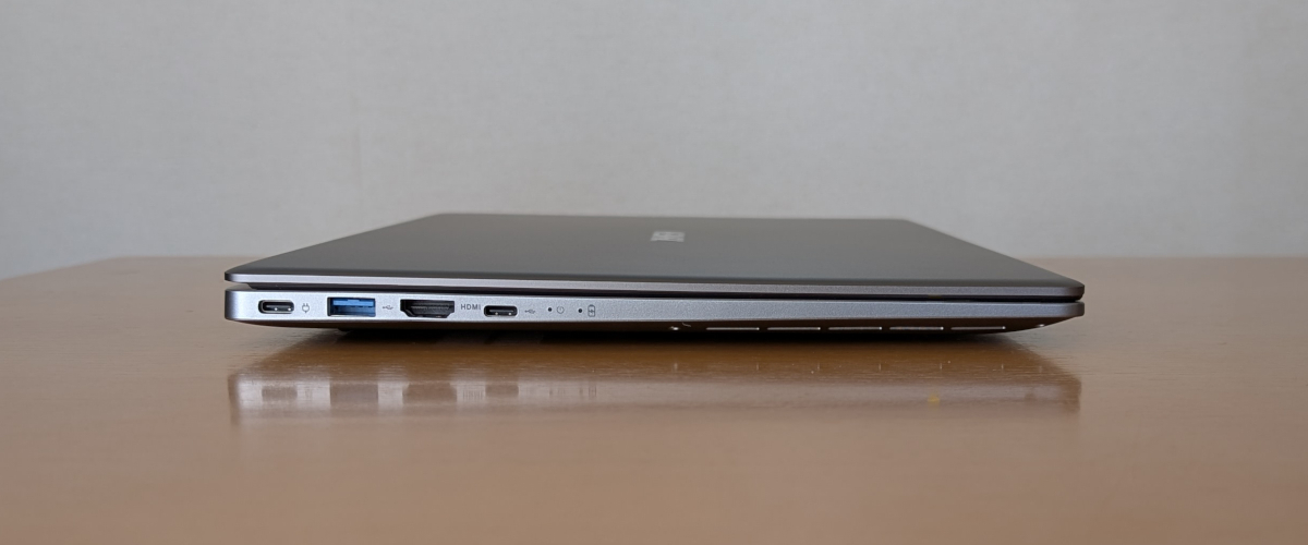 ACEMAGIC ‎AX15 左側面