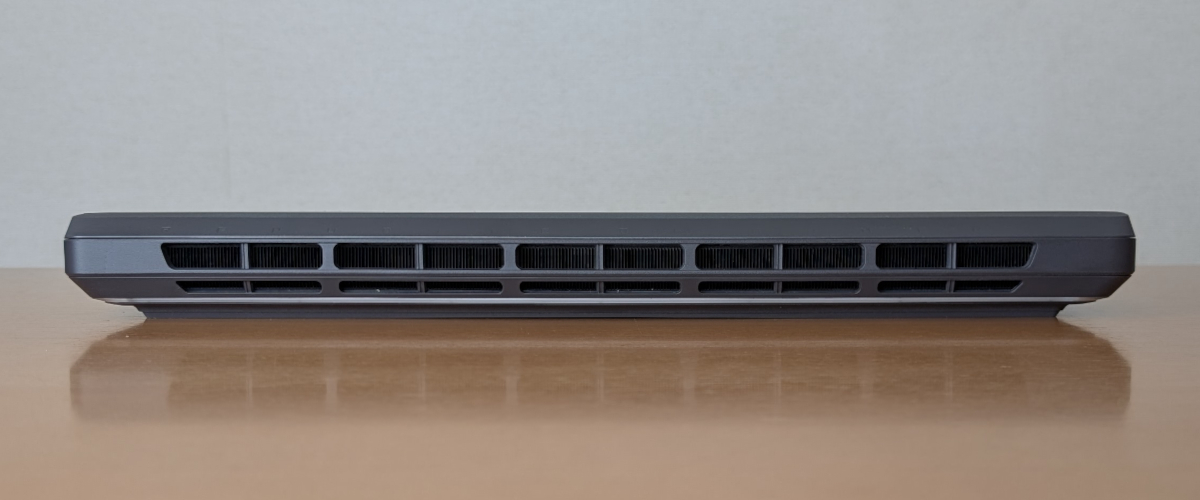 ASUS ROG Strix G16 (2025) G615 背面