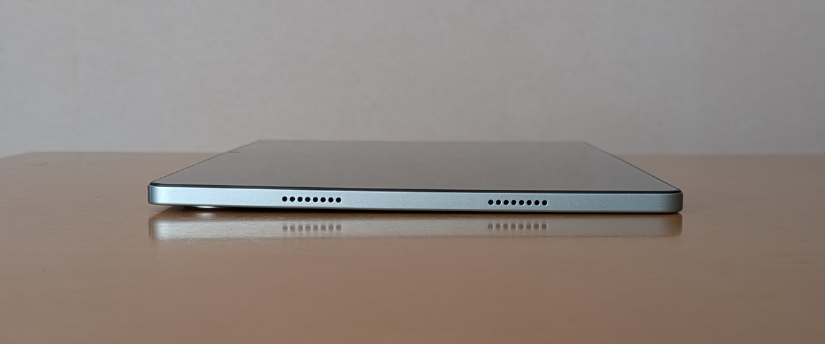 Blackview MEGA 8 右側面