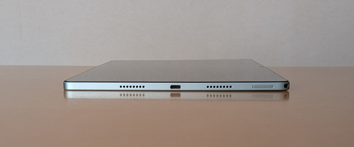 Blackview MEGA 8 左側面