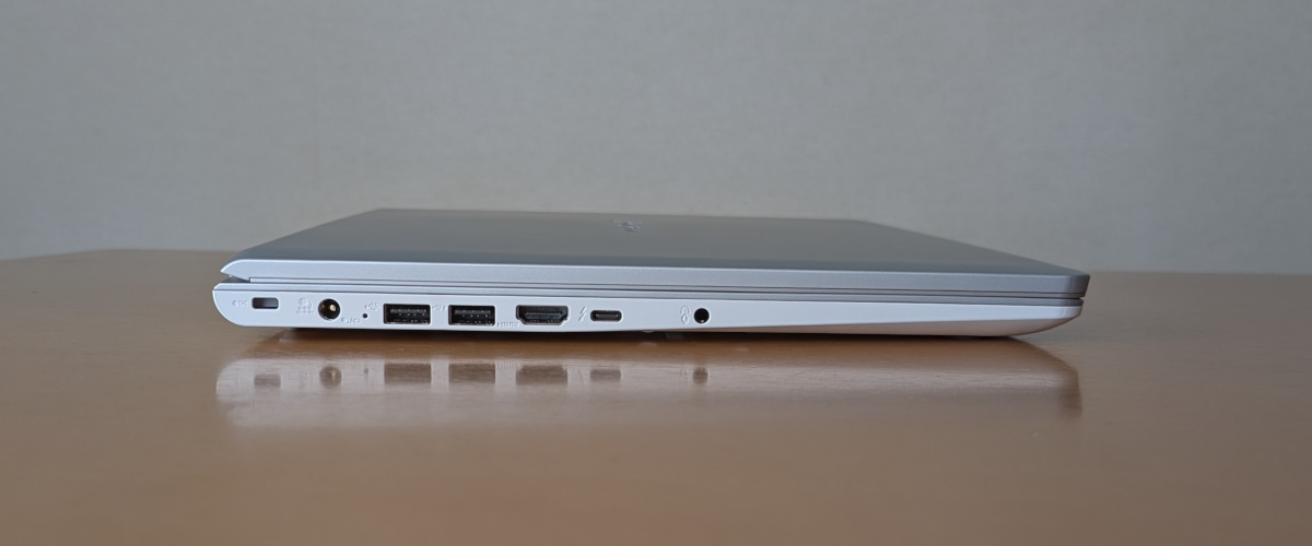 dynabook CZ/MY 左側面