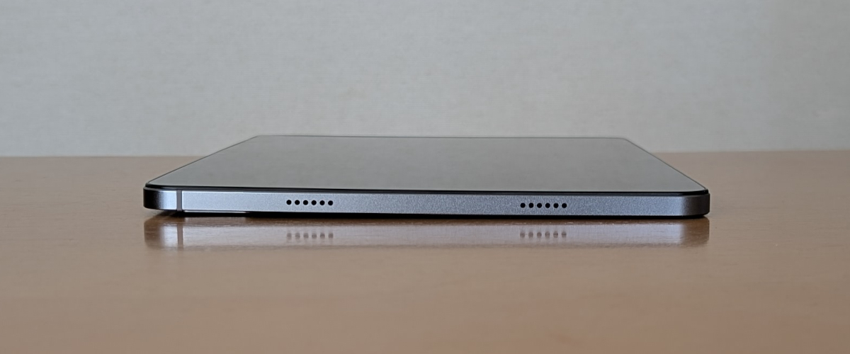 AvidPad A90 左側面