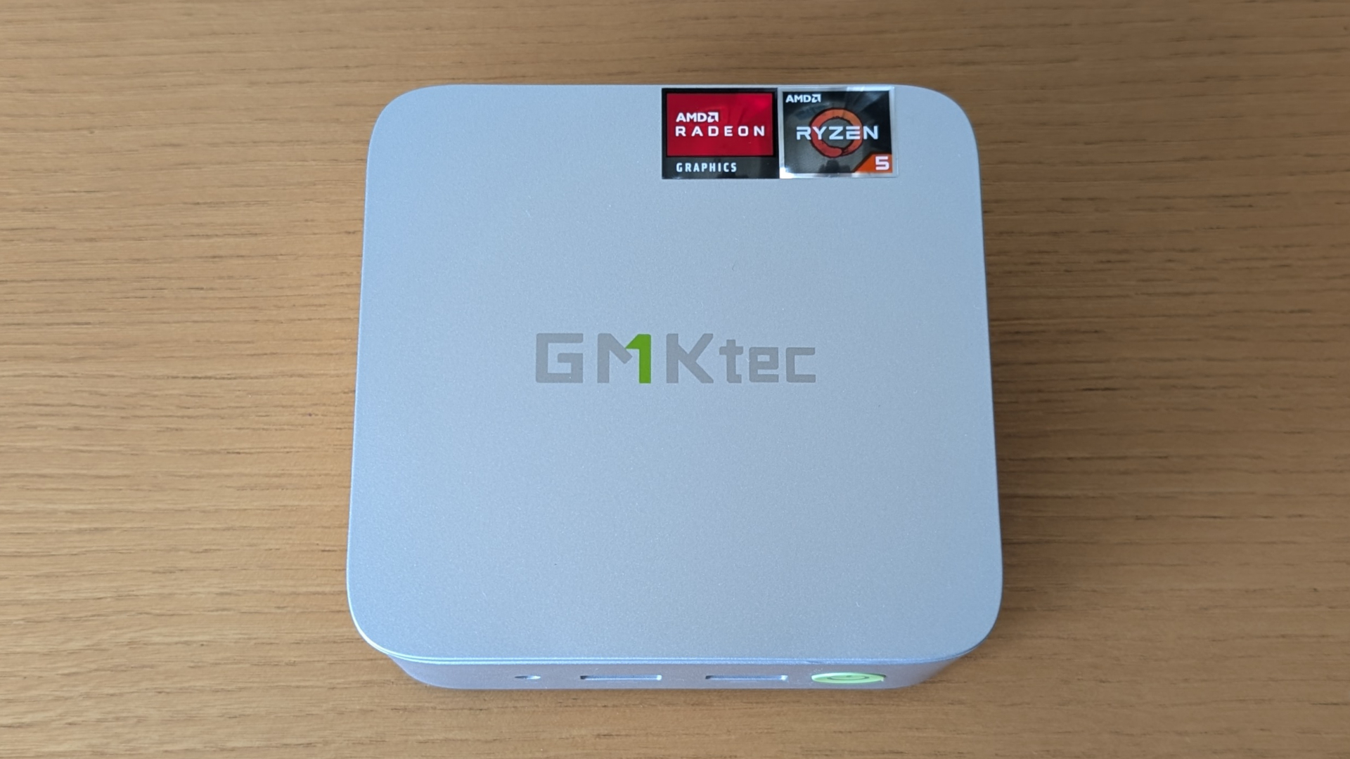 GMKtec NucBox G10 上面