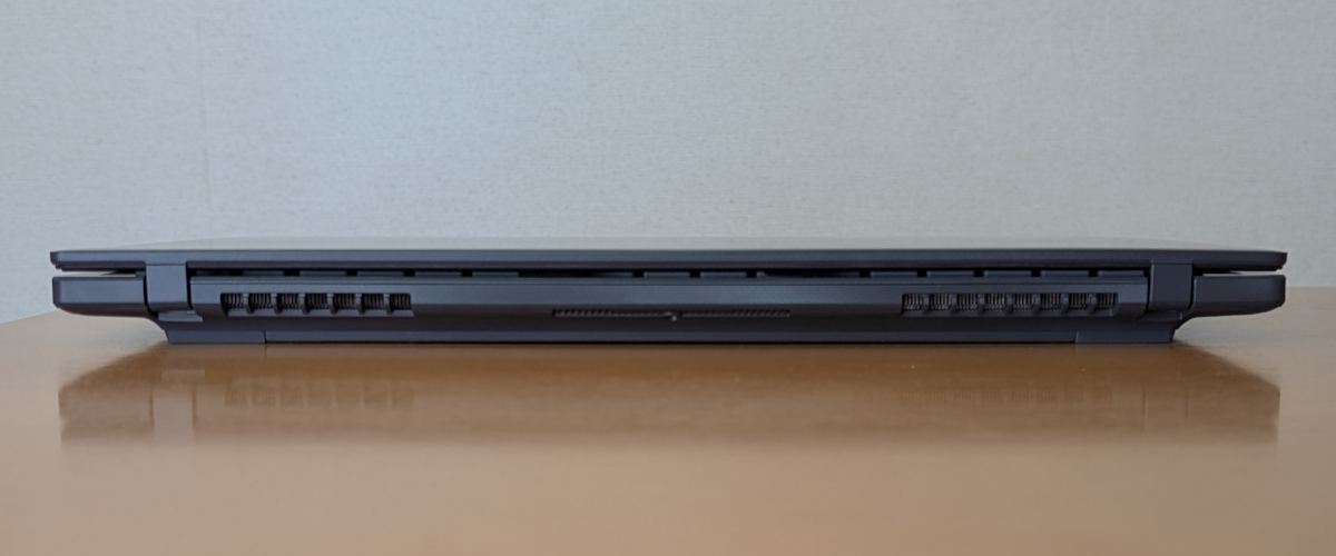 ASUS Gaming V16 V3607 背面