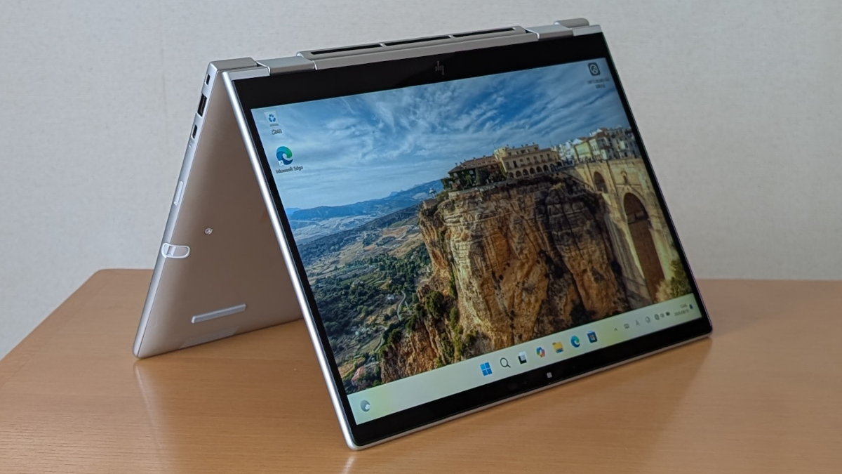 HP EliteBook 8 Flip G1i 13 テントモード