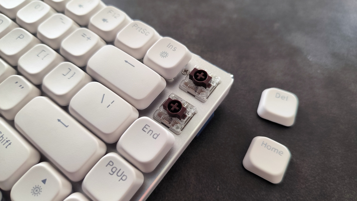 EWEADN-MK84_brown-switch