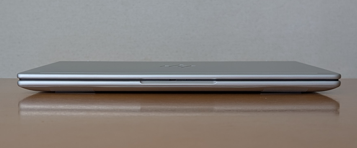 HP EliteBook 8 G1a 13 前面