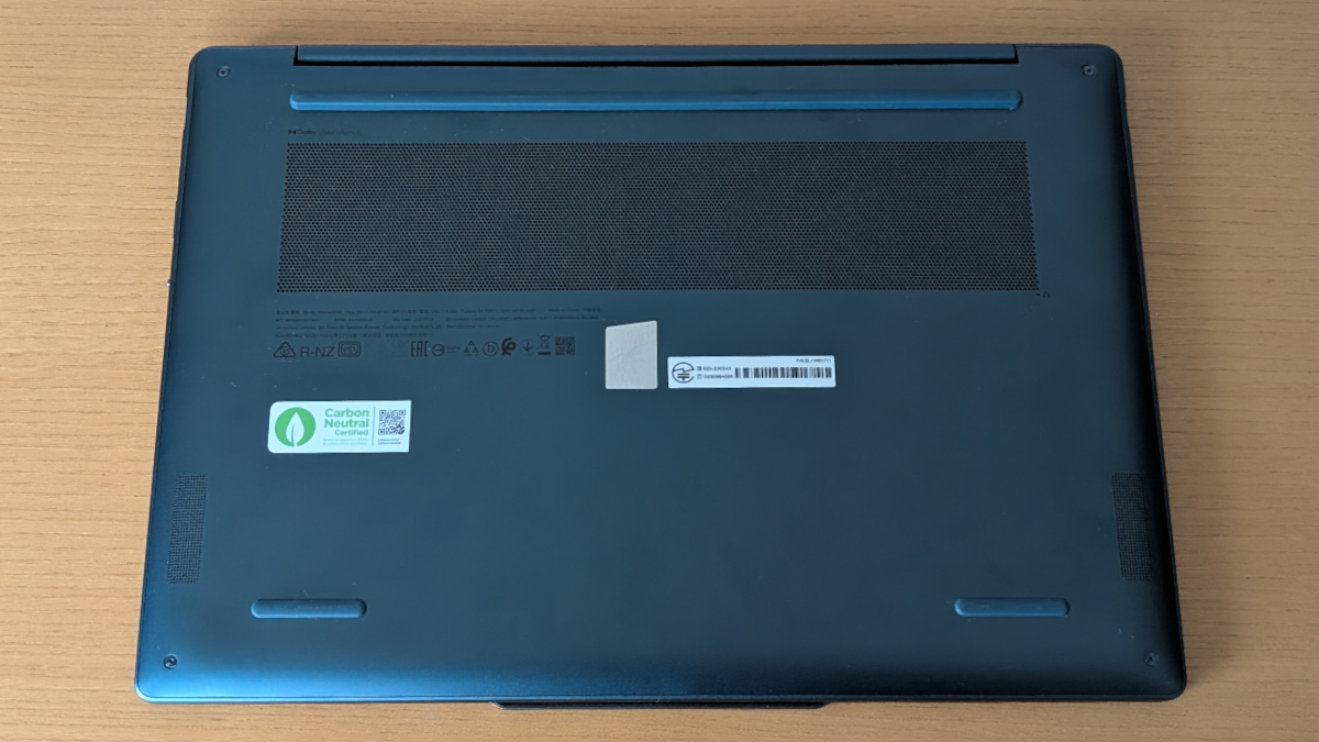 Lenovo Yoga Slim 7 Gen 10(14型 AMD) 底面