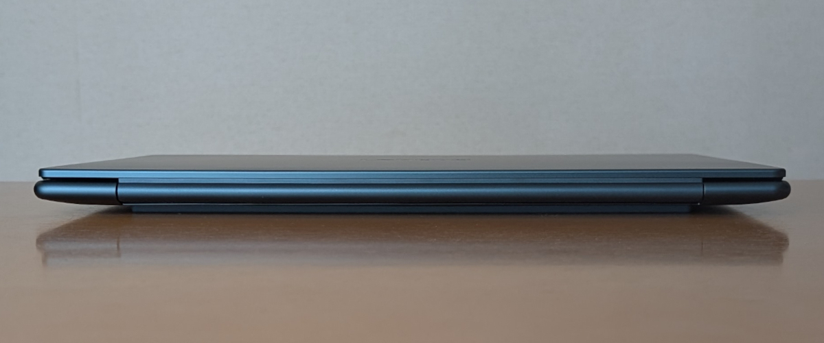 Lenovo Yoga Slim 7 Gen 10(14型 AMD) 背面