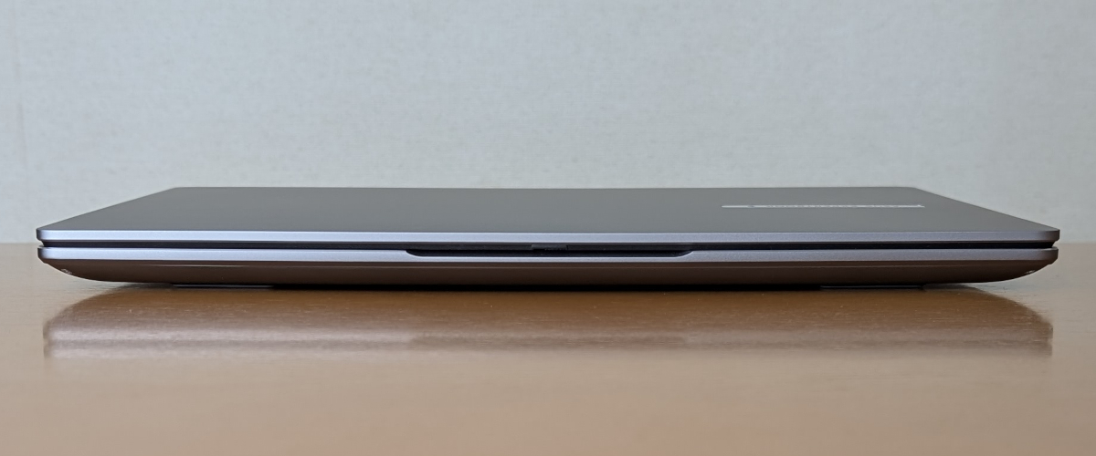 ASUS ExpertBook P3 ( PM3406CKA) 前面