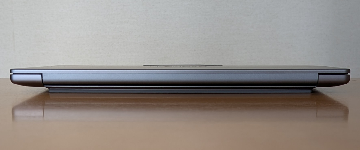 Lenovo IdeaPad Pro 5 Gen 10(14型 AMD) 背面