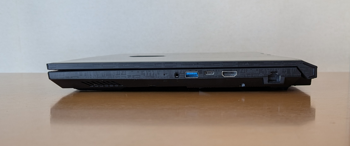 MSI Katana 17 HX B14W (B14WFK-5060JP) 右側面