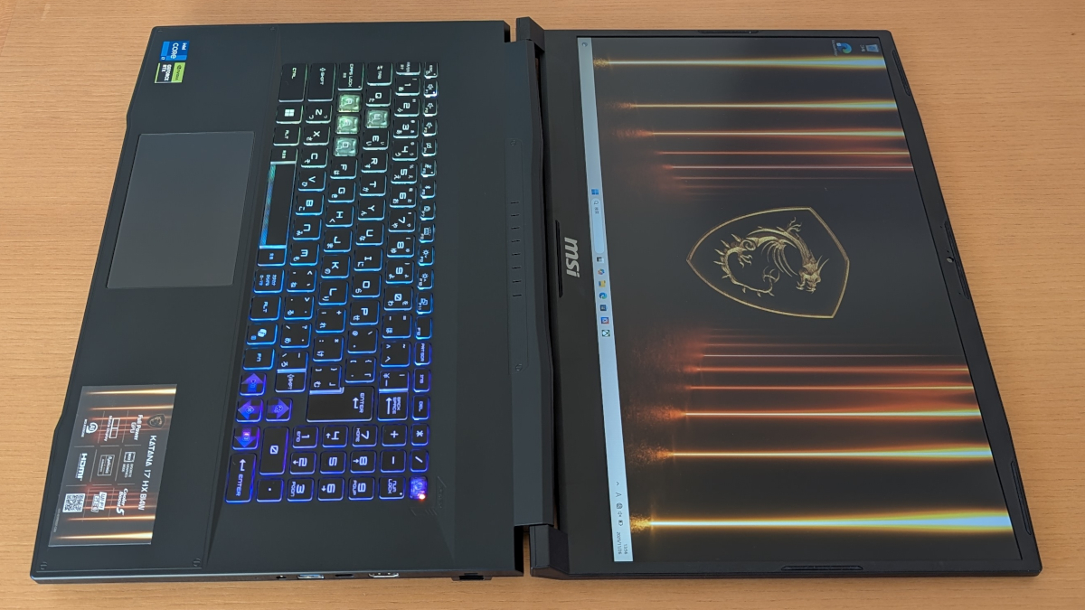 MSI Katana 17 HX B14W (B14WFK-5060JP) ヒンジ開口