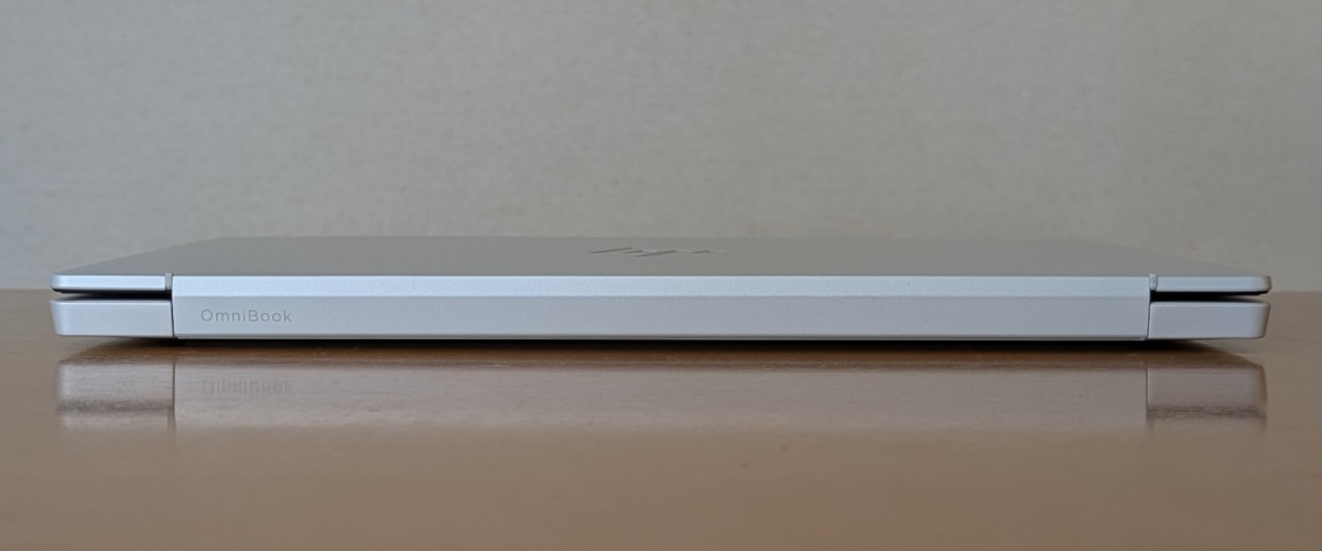 HP OmniBook 7 Aero 13-bg 背面