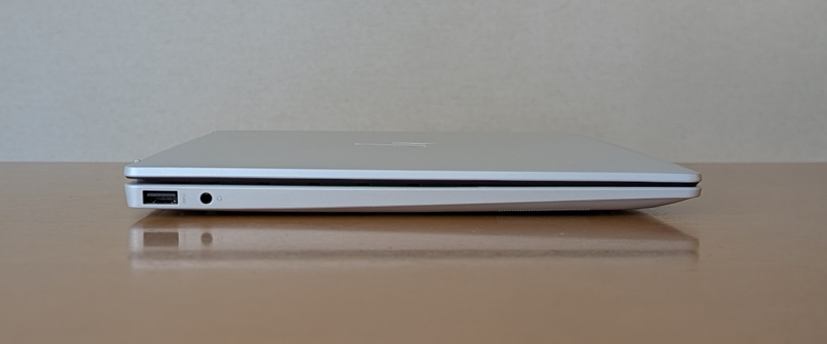 HP OmniBook 7 Aero 13-bg 左側面