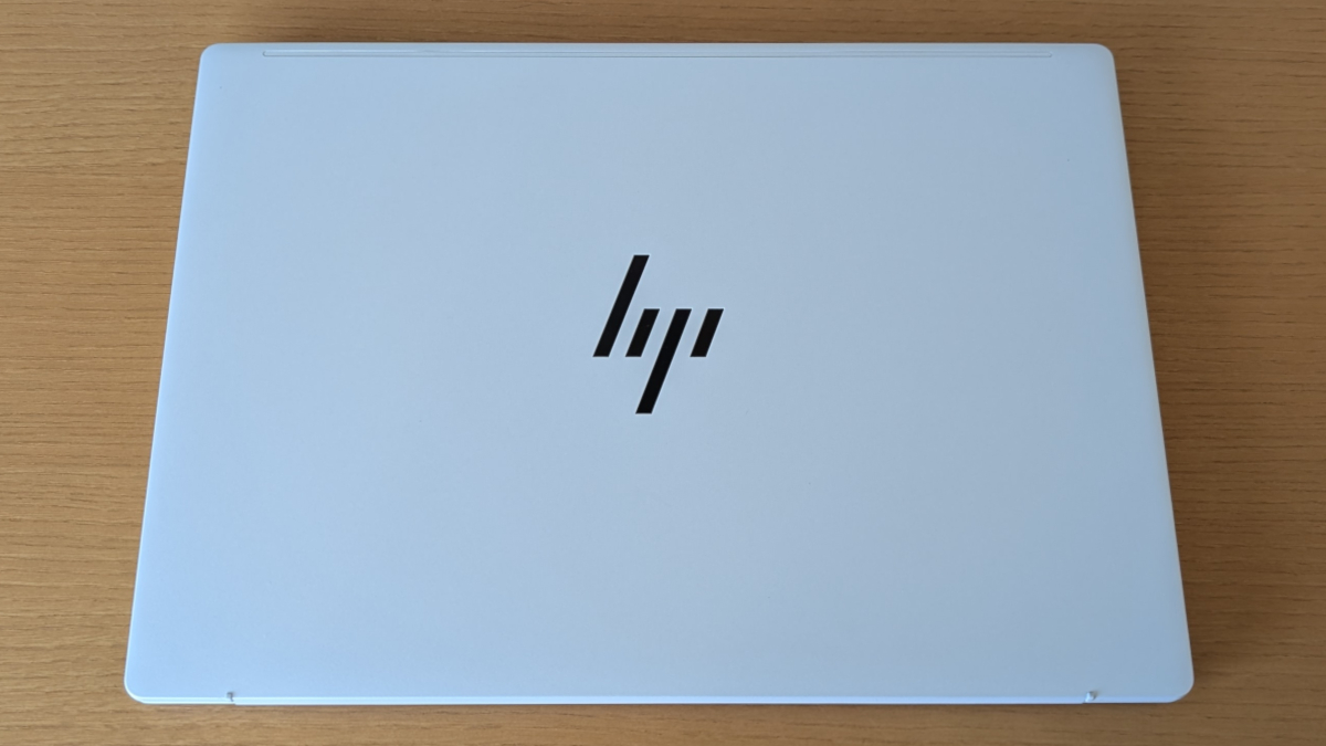 HP OmniBook 7 Aero 13-bg 天板