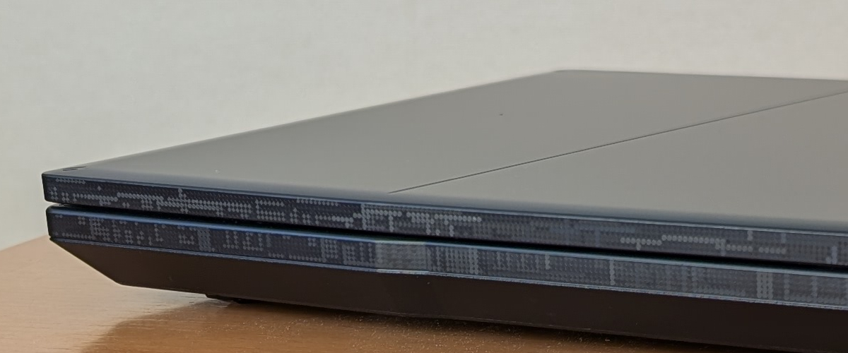 MSI Katana 17 HX B14W (B14WFK-5060JP) 側面デザイン