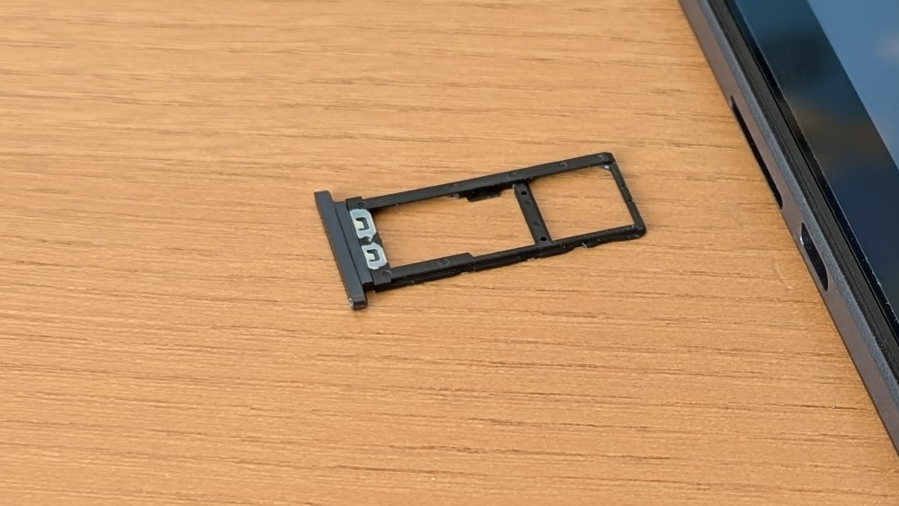 LZF ZPad3 SIM/SDスロット