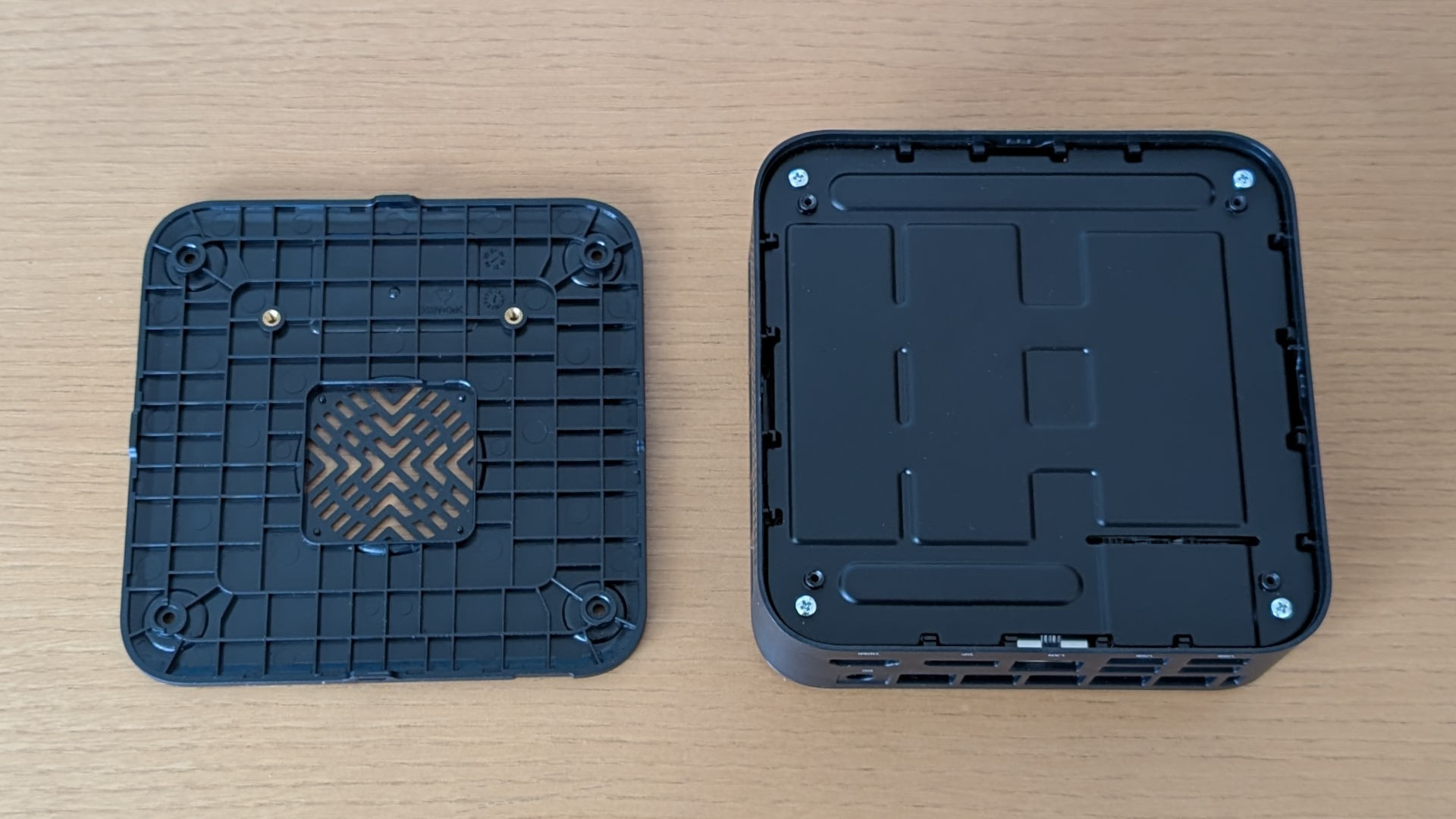 NiPoGi E3B (Ryzen 7 7730U) 筐体内部