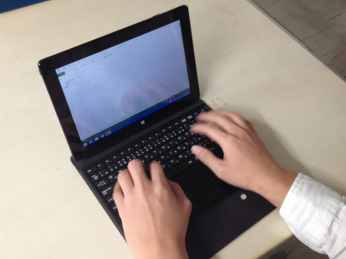 Iiyama 10P1100T-AT-FSM － 実機レビュー