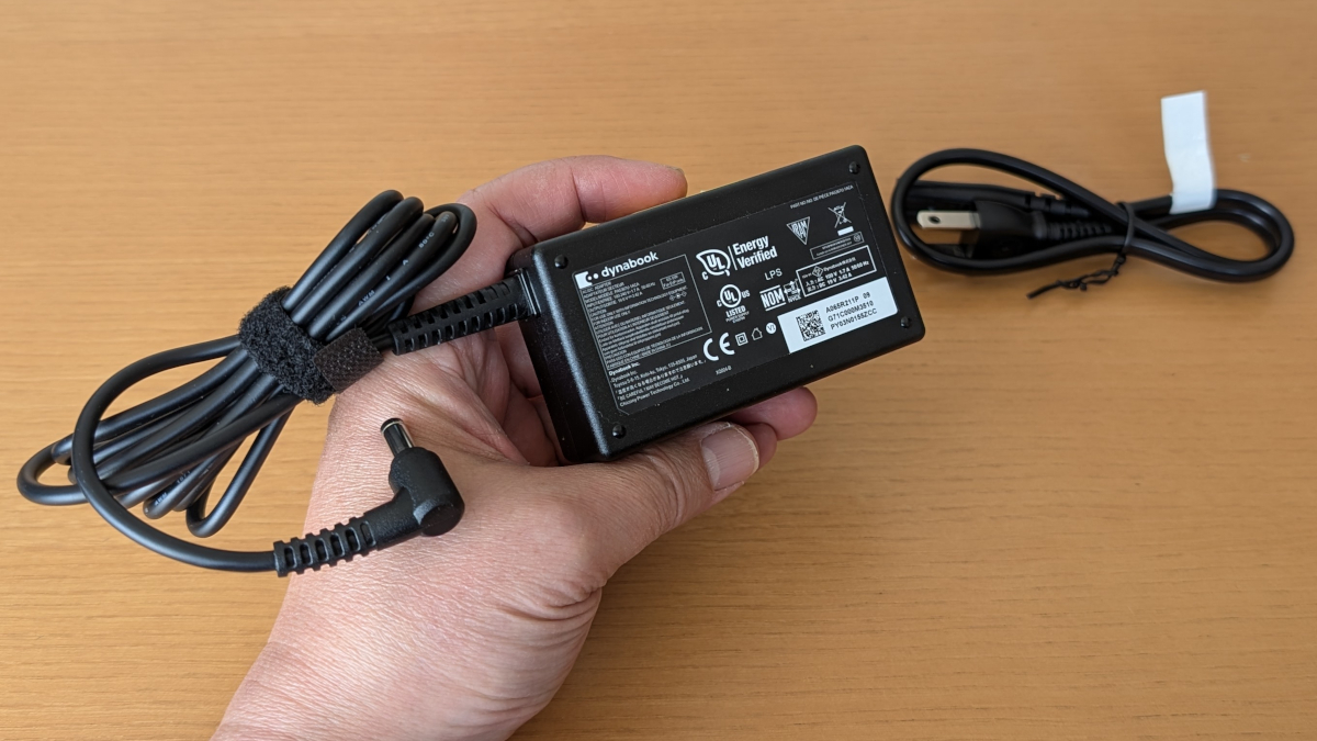 dynabook T7/A (AZ) ACアダプター