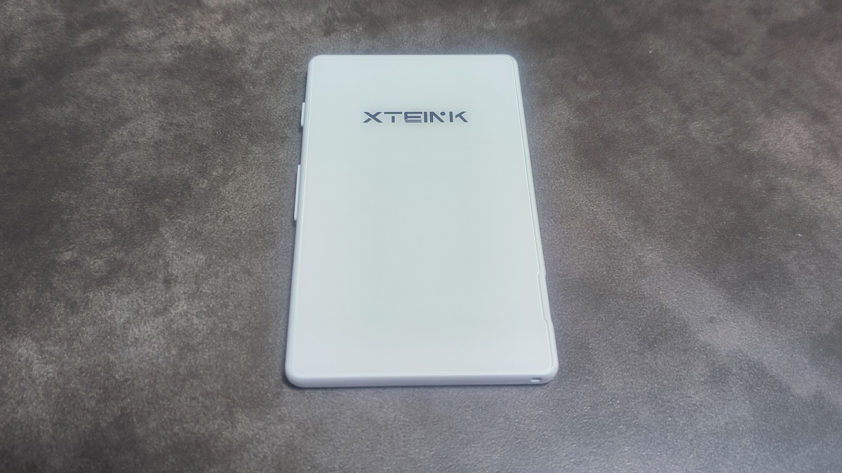 Xteink X4 レビュー ー 海外で話題沸騰の、極限までミニマムなE-Ink