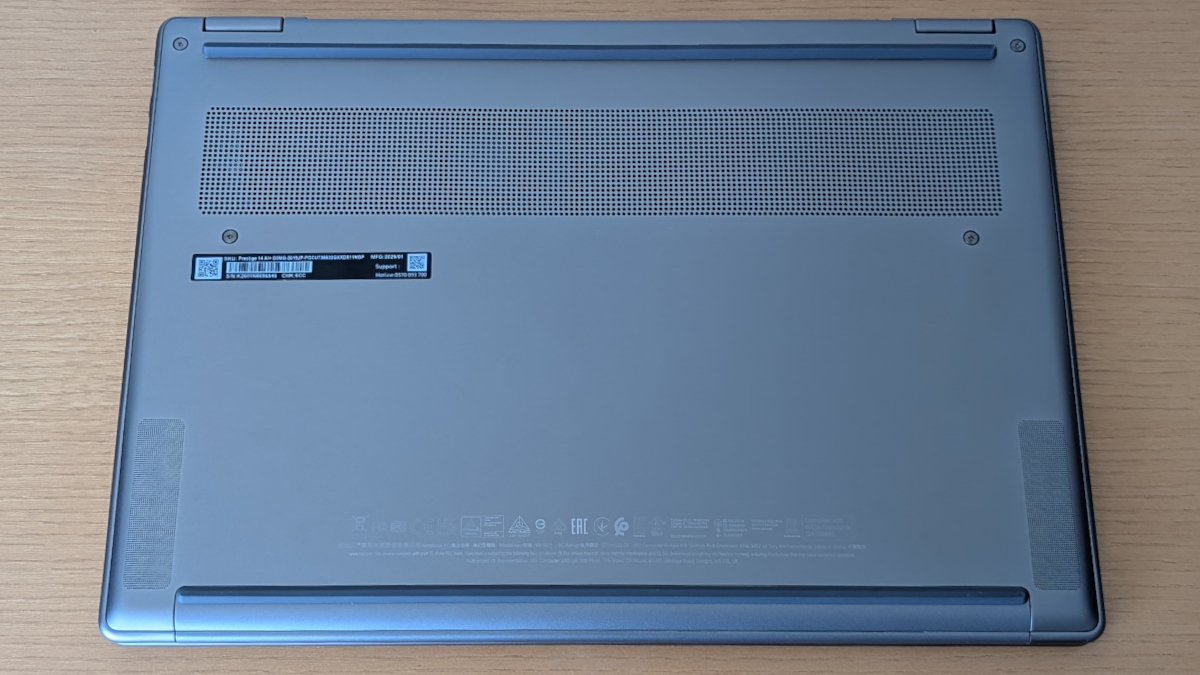 MSI Prestige 14 AI+ D3M (D3MG-2619JP) 底面