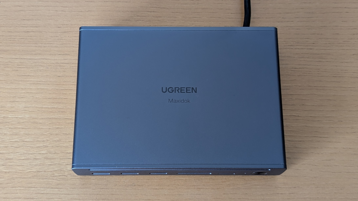 UGREEN Maxidok 10-in-1 Thunderbolt 5 ドッキングステーション 上面