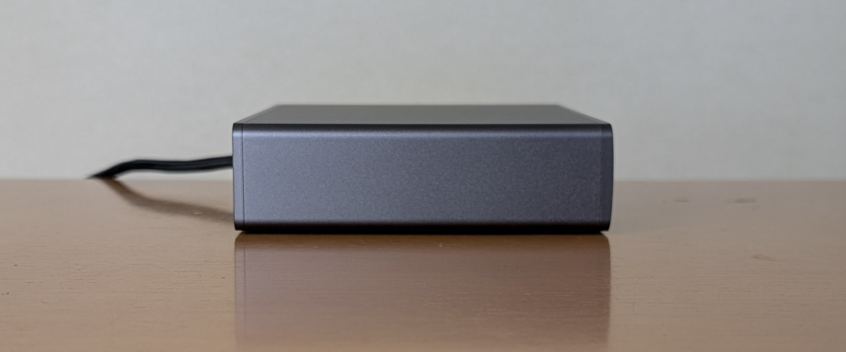 UGREEN Maxidok 10-in-1 Thunderbolt 5 ドッキングステーション 側面