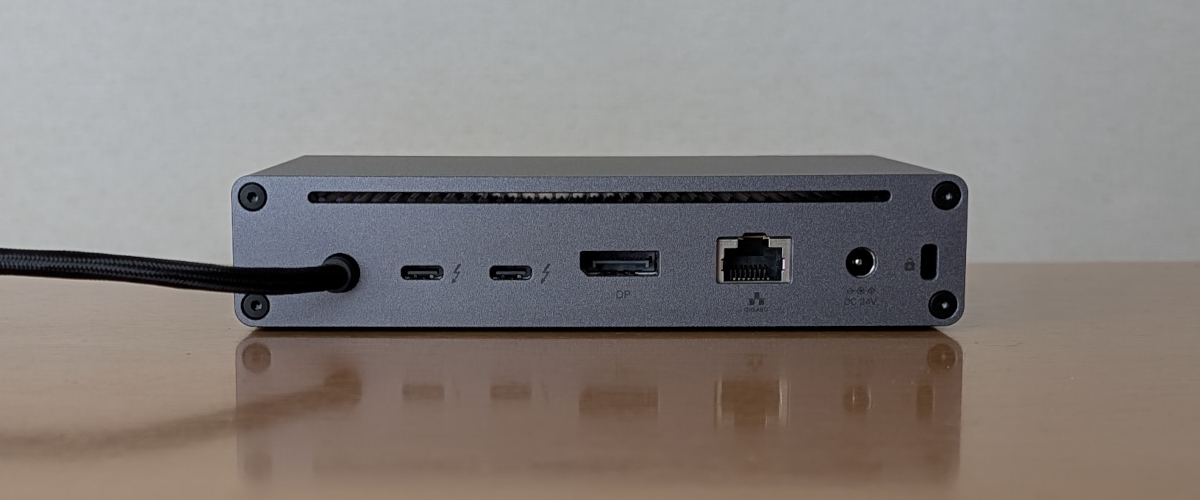 UGREEN Maxidok 10-in-1 Thunderbolt 5 ドッキングステーション 背面