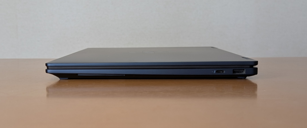 HP OmniBook X Flip 14-kb 右側面